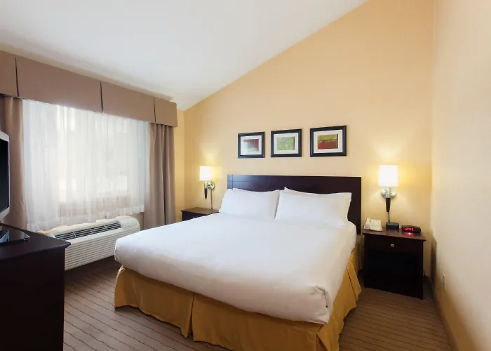 Holiday Inn Express & Suites Seattle - City Center